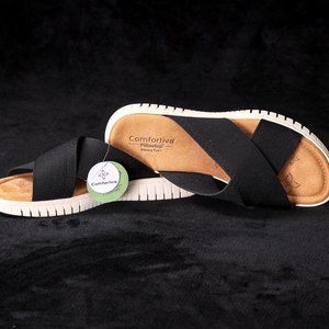 NWT Comfortiva Memory Foam Chelsea Slide - 10M